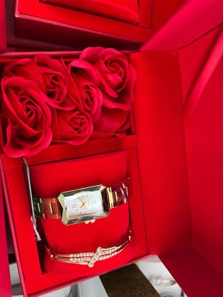 Reloj dorado mujer con pulsera