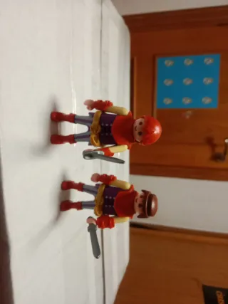 Playmobil figuras con espadas