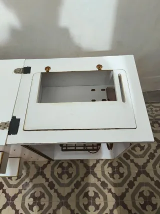 Mueble para máquina de coser