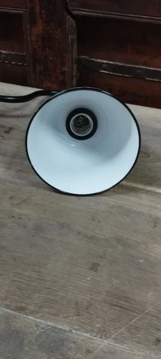 Aplique esmaltado blanco