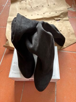 Stivali sopra ginocchio neri con tacco borchiato