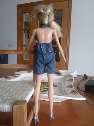 Pack Muñeca Barbie con Vestidos