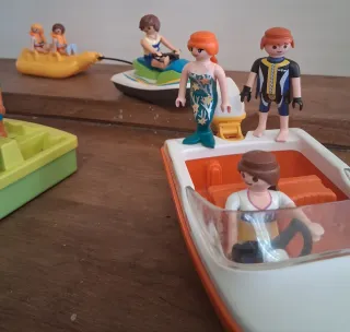 Playmobil figuras y barcos