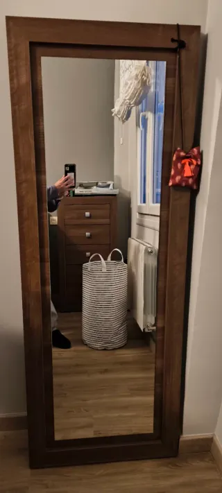 Espejo de madera grande