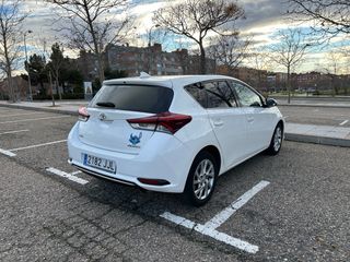 Toyota Auris 2015