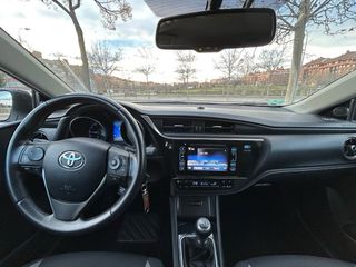 Toyota Auris 2015