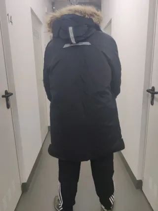 Abrigo tipo chaquetón negro waterproof