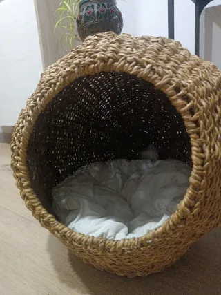 Cesta para mascotas tejida