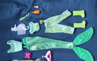 Barbie Muñeca Clásica con Accesorios