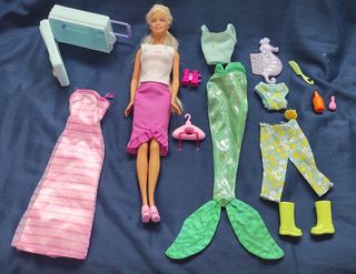 Barbie Muñeca Clásica con Accesorios