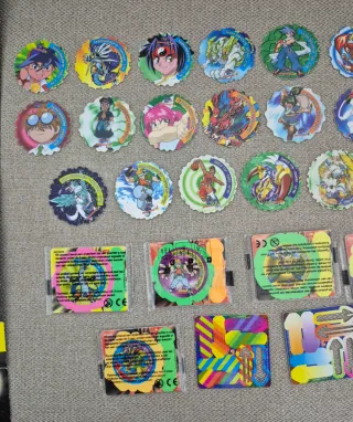 Lote Tazos y Ediciones especiales Beyblade 2003