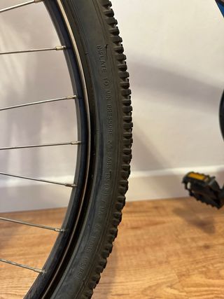 Bicicleta de montaña Btwin negra