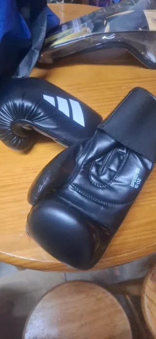 Guantes de boxeo Adidas Speed 50 10 oz