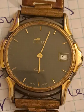 Reloj Lotus Dorado Cuarzo