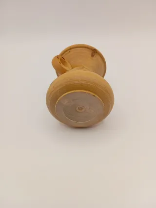 Piccola anfora in legno decorato