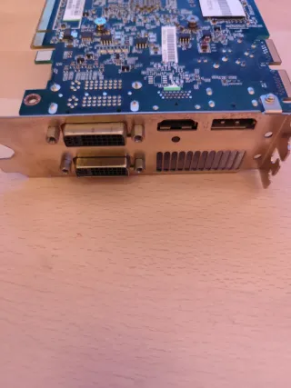 Tarjeta Gráfica  ATI Radeon HD5770 1 G GDDR 5