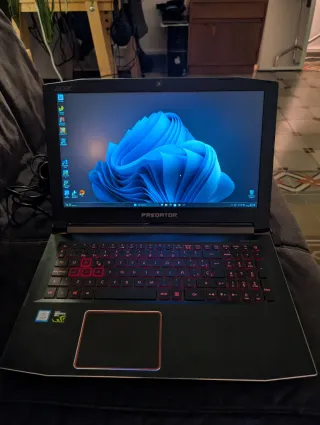 Acer Predator Helios 300 i5 GTX 1060 16GB RAM