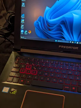 Acer Predator Helios 300 i5 GTX 1060 16GB RAM