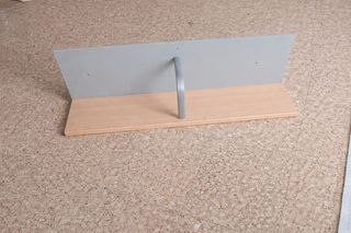 Estanterías de madera y metal