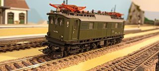 Locomotora eléctrica serie DB E44 506 Roco H0