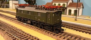 Locomotora eléctrica serie DB E44 506 Roco H0