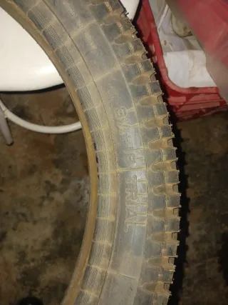 Cubierta Pirelli Trial 3 -1/4-18 trial