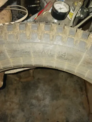 Cubierta Pirelli Trial 3 -1/4-18 trial