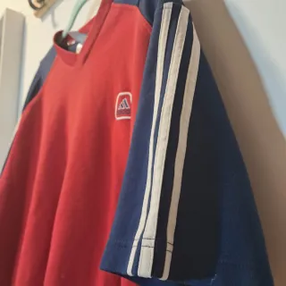 Camiseta Oversize Adidas Roja y Azul