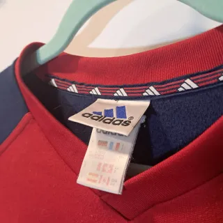 Camiseta Oversize Adidas Roja y Azul