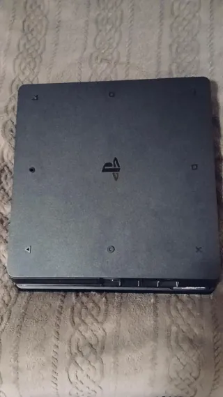 PS4 Slim 1TB Negra + 6 Juegos