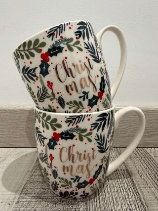 Taza de porcelana navideña