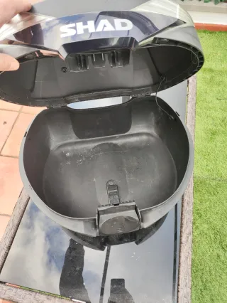 Baúl Top Case SHAD SH39+ herrajes Honda originales