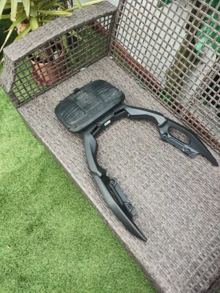 Baúl Top Case SHAD SH39+ herrajes Honda originales