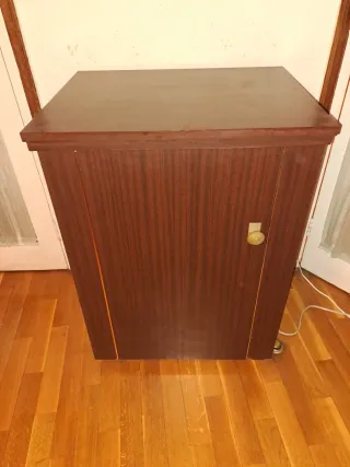 Máquina de coser Wertheim antigua