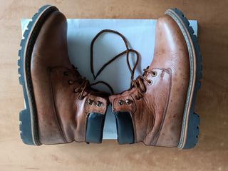 Botas de cuero marrones