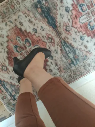 Zapatos de tacón negros para mujer