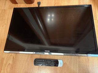 Televisor Toshiba Negro 32 pulgadas.