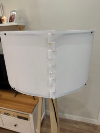 Lámpara de pie de madera y tela