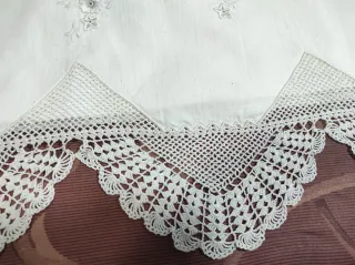 Sábana antigua bordada a mano