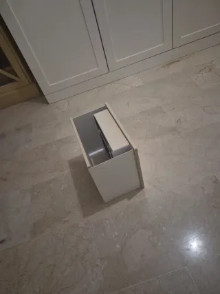 2 mesitas de noche Ikea STOMSÖ Madera Beige.