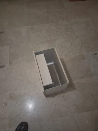 2 mesitas de noche Ikea STOMSÖ Madera Beige.