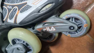 Patines en línea y kit protección 30 min de uso