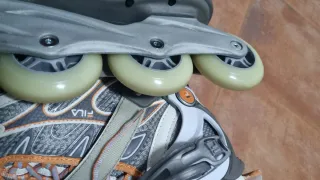 Patines en línea y kit protección 30 min de uso