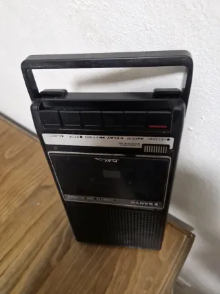 Registratore Cassette Sanyo Vintage Portatile