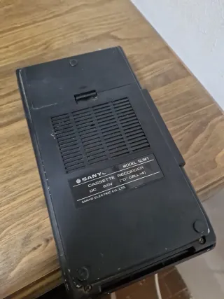Registratore Cassette Sanyo Vintage Portatile