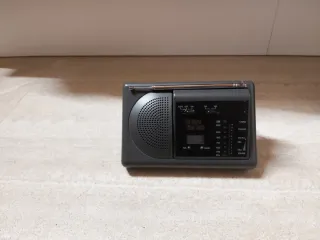 Radio LCD AM/FM con Sveglia