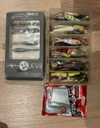 Kit pesca: caja, alicates, tijeras, sedal
