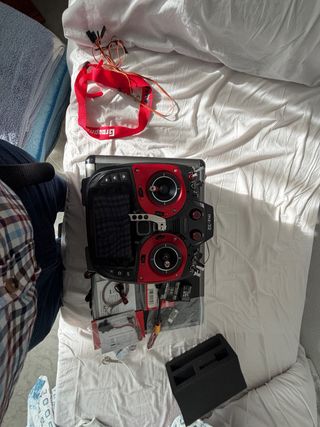 Emisora RC MZ-32 Roja