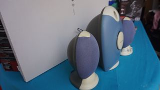 Altavoces Aiwa SX-N330 Negros y otro modelo