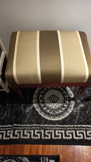 Asiento tapizado a rayas